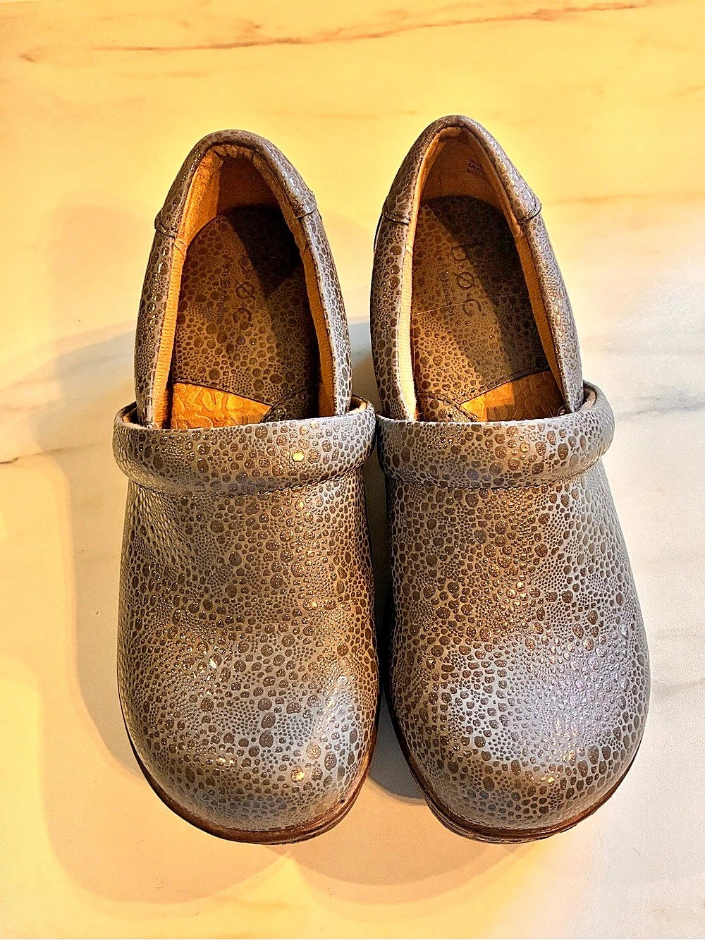 B.O.C. Women's Patterned Clogs US 7.5